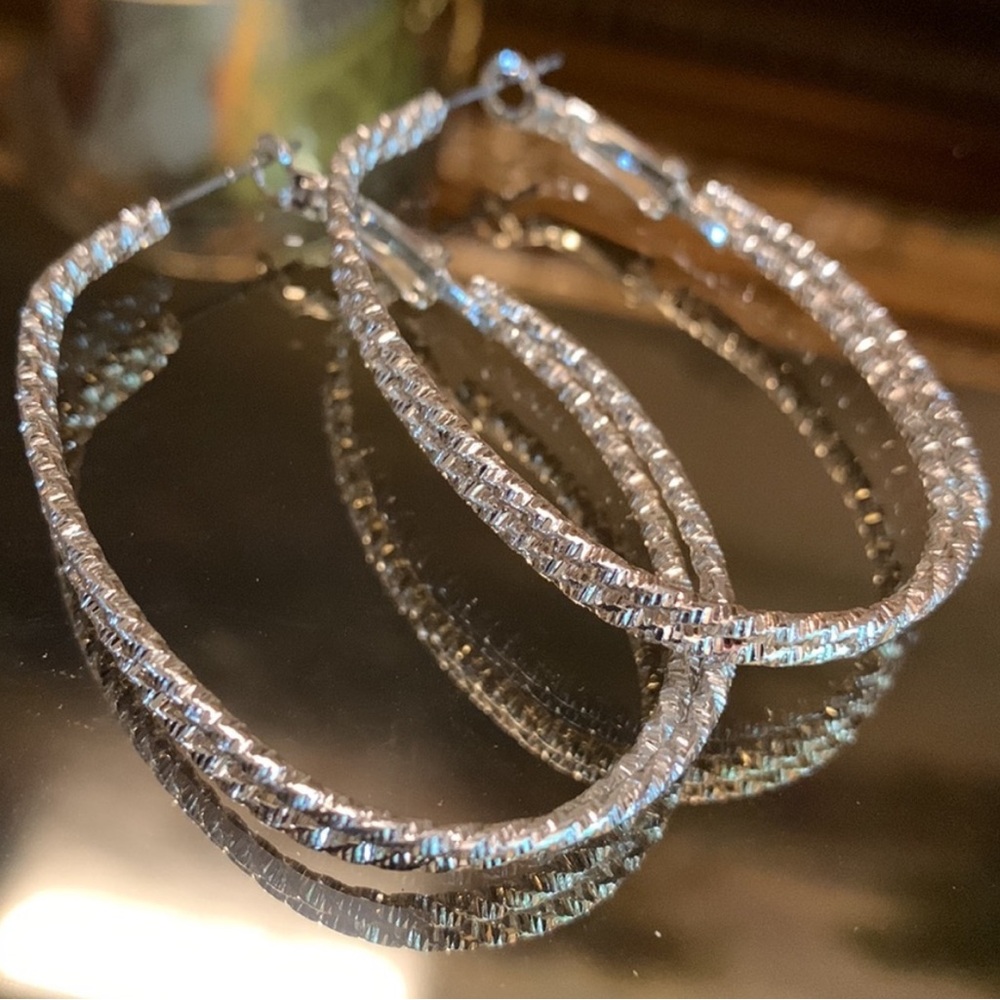 Silver Sparkling Oval Hoop Earrings
